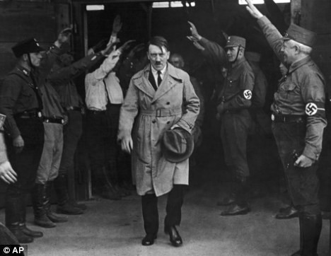 Hitler'e göbek atan ilk ajan dansözümüz! Naziler hakkında bilinmeyenler