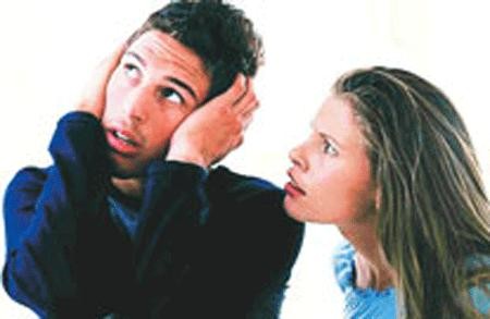 Bir ilişkinin sorunlu olduğunu ve hemen uzaklaşılması gerektiğini gösteren 15 önemli işaret