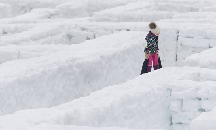 Dünyanın en büyük kar labirenti
