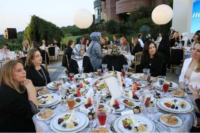 Emine Erdoğan'dan kadınlar onuruna iftar