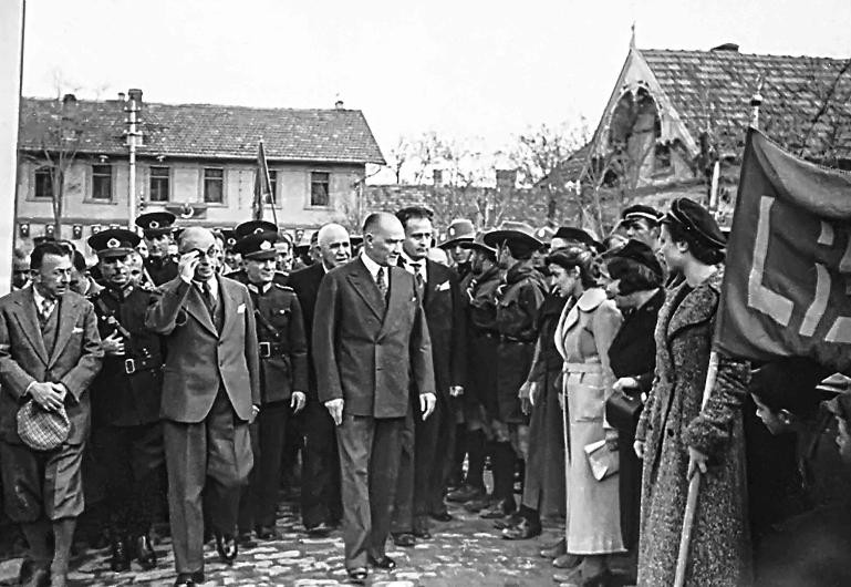Arşivden Atatürk fotoğrafları