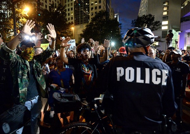 ABD'de polis şiddetine karşı protestolar sürüyor
