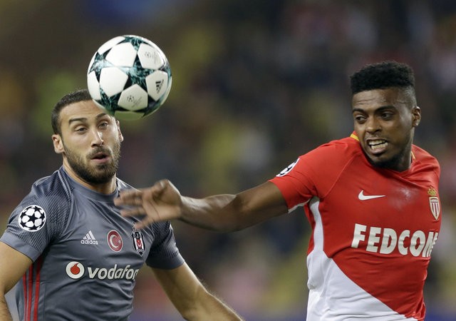 Cenk Tosun Monaco'ya attığı 2 golle sosyal medyayı salladı