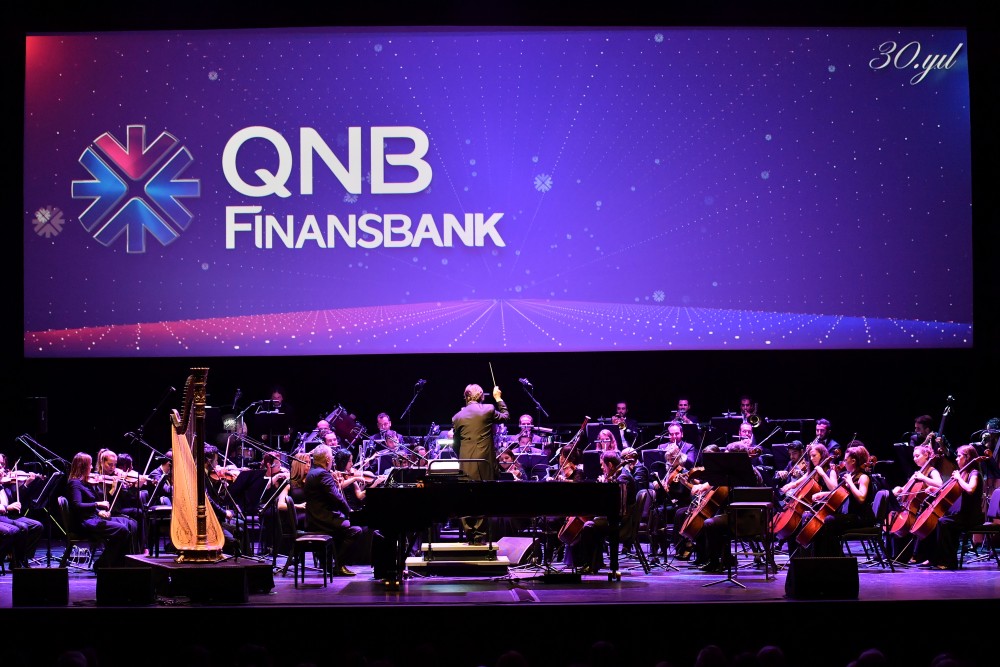 QNB Finansbank’ın 30. yıl kutlamasında genç yetenek’lerden müzik ziyafeti