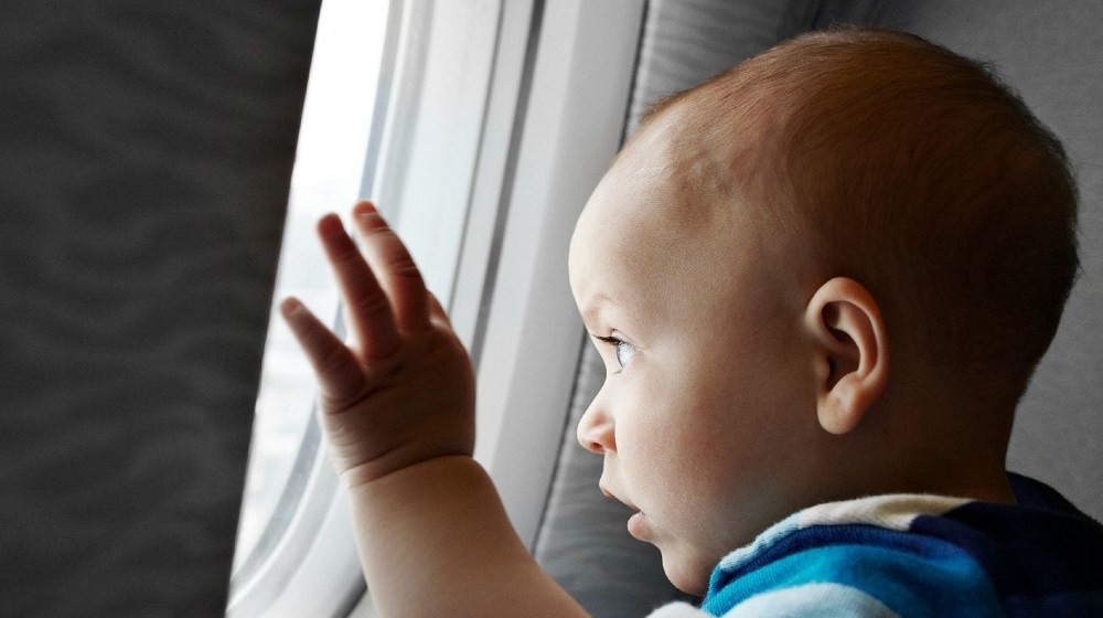 Bebekle uçak yolculuğu hakkında pratik bilgiler