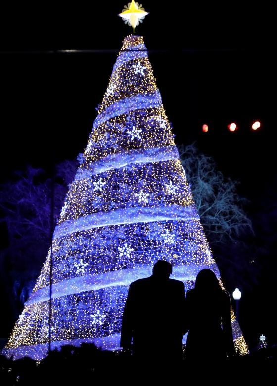 Donald ve Melania Trump ilk Ulusal Noel Ağacı ışığını yaktı