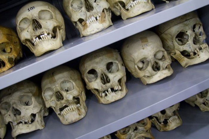 Cezayir'de soykırım yapıp kafataslarıyla Paris'te müze açmışlar!
