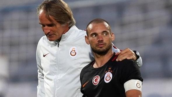 Galatasaray'ın şok kararı en çok Sneijder'i üzdü