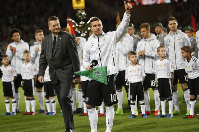 Lukas Podolski, Almanya Milli Takımı'na veda etti