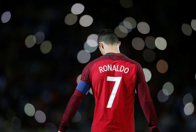Ronaldo'nun büstü Ronaldo'ya benzemedi