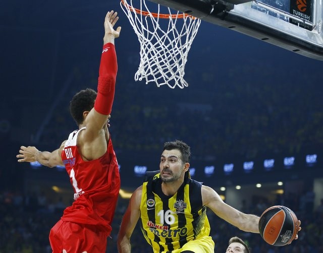 Fenerbahçeli basketbolcular tarihi zaferi böyle değerlendirdi