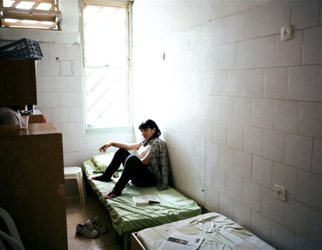 İsrail'de bulunan tek kadın hapishanesinin içi görüntülendi