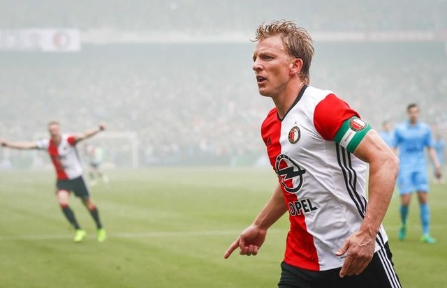 Feyenoord Robin van Persie'yi transfer ediyor
