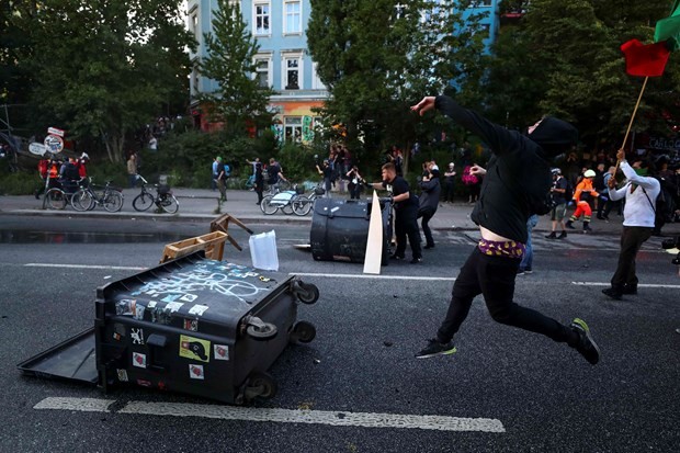İşte fotoğraflarla Hamburg'daki G-20 protestoları