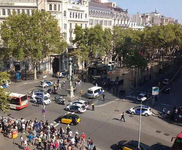 Barcelona'daki terör saldırısından ilk görüntüler