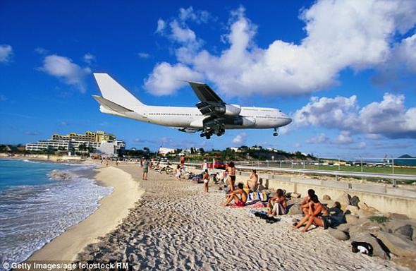 Irma kasırgası dünyaca ünlü plajı harabeye çevirdi