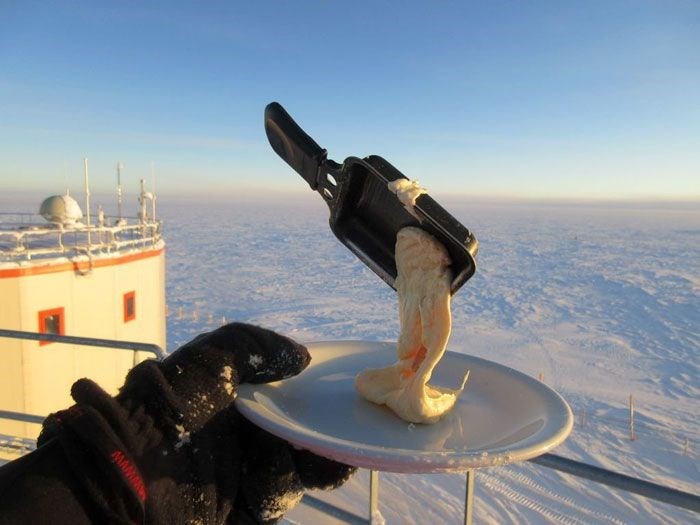 Eksi 70 derecede Antarktika'da yemek yapmak