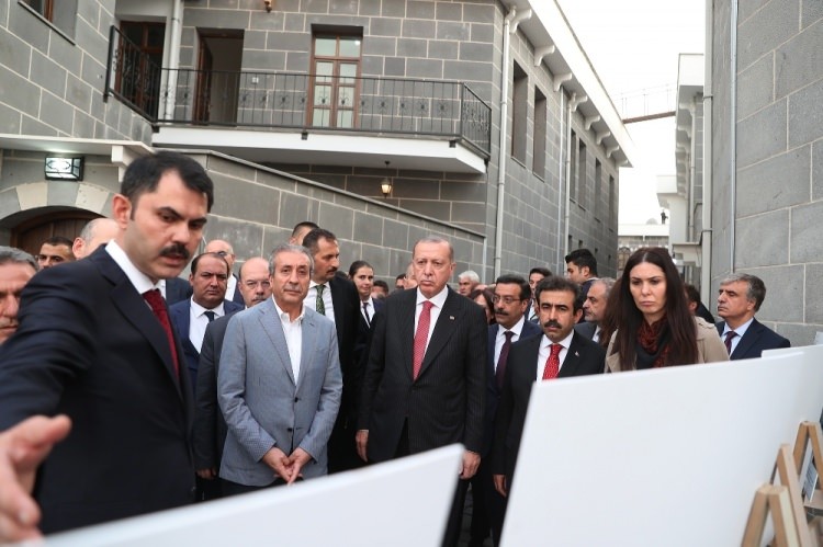 Cumhurbaşkanı Erdoğan, Sur'u gezdi