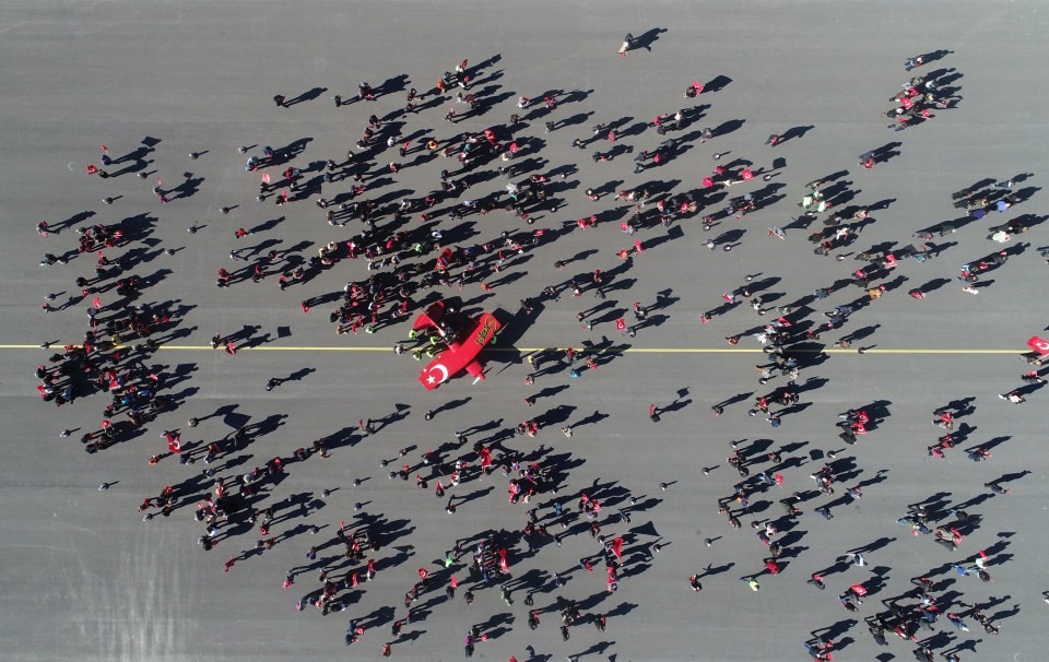 Kadın pilotdan Cumhuriyet Bayramı'na özel gösteri