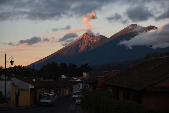 Guatemala'da yanardağ alarmı