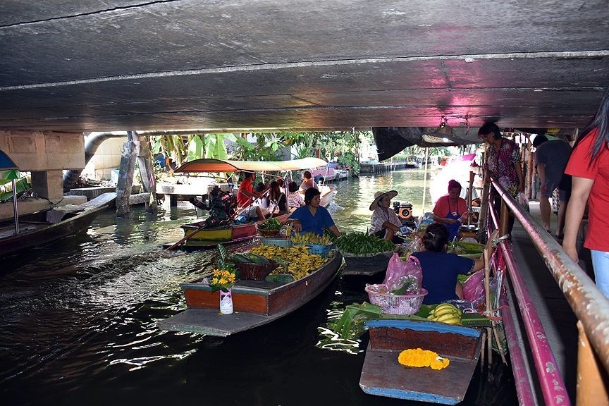 Tayland'ın sıra dışı yüzen pazarları