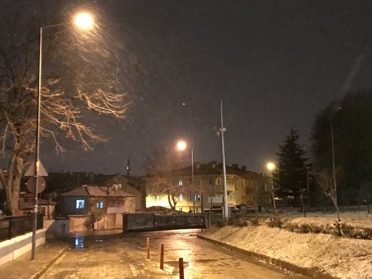 Kar yağışı İstanbul'a yaklaştı