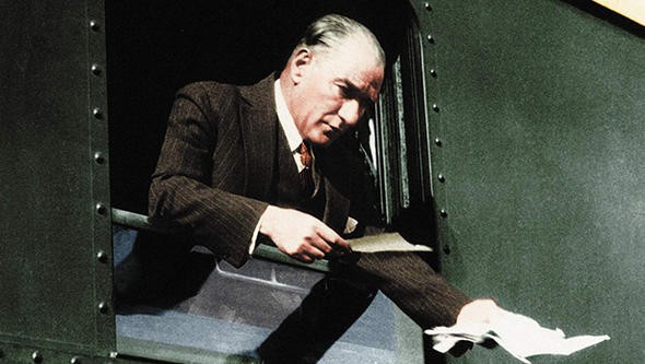 Atatürk’ün Türkiye’yi dünyaya tanıtmak için çektirdiği 20 fotoğraf