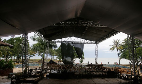 Endonezya'daki tsunami felaketinde ölenlerin sayısı 373'e yükseldi