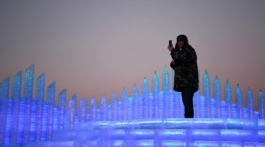 Çin'de 7 bin kişinin çalıştığı buz şehri