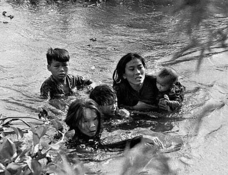 Tarihin en acı ve etkileyici fotoğrafları