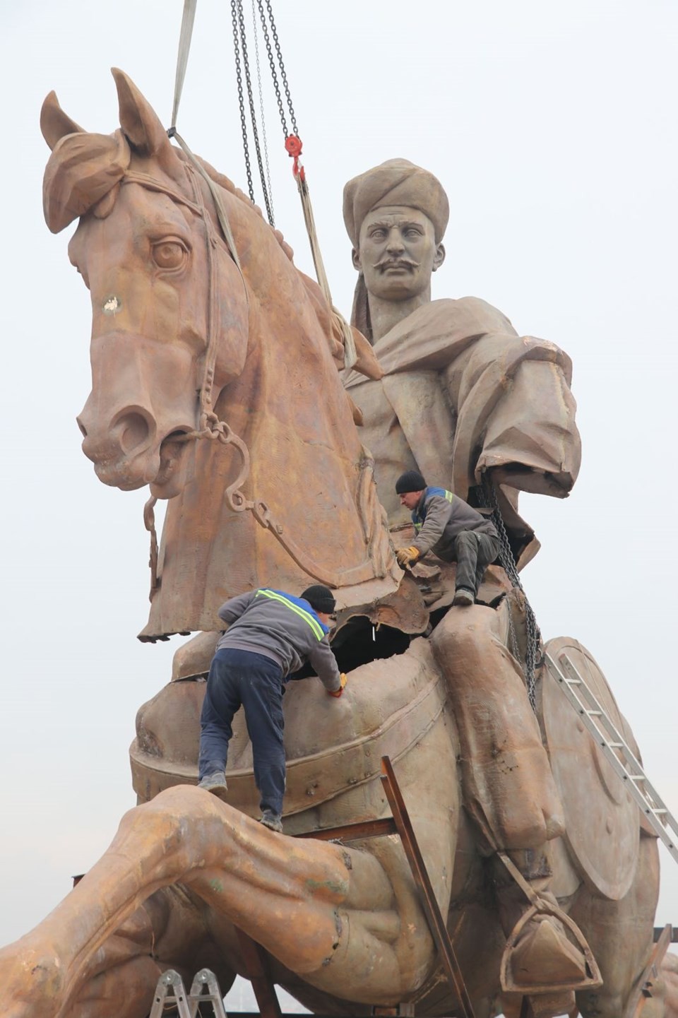Bolu'ya dev Köroğlu heykeli
