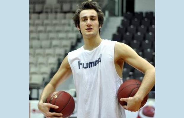 Genç basketbolcu Mehmet Şanlı'nın hazin öyküsü
