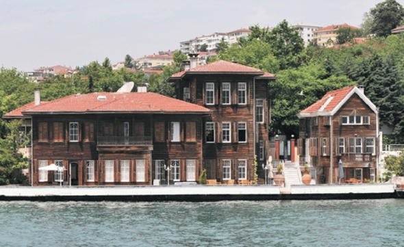 İstanbul Boğazı'nın tarihi Yalıları