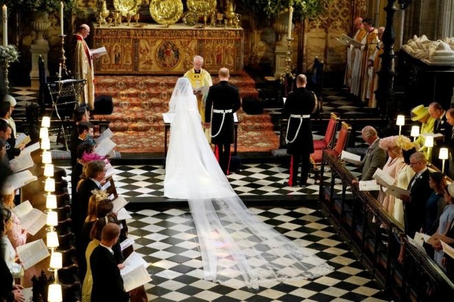 Prens Harry ile Meghan Markle evlendi