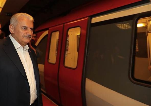 Metro ve metrobüste başbakan sürprizi
