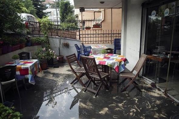 İstanbul'da evler su altında kaldı