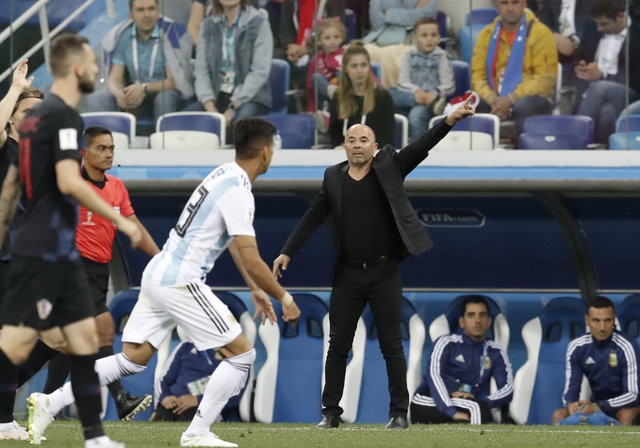 Arjantinli futbolcular Jorge'ye kazan kaldırdı