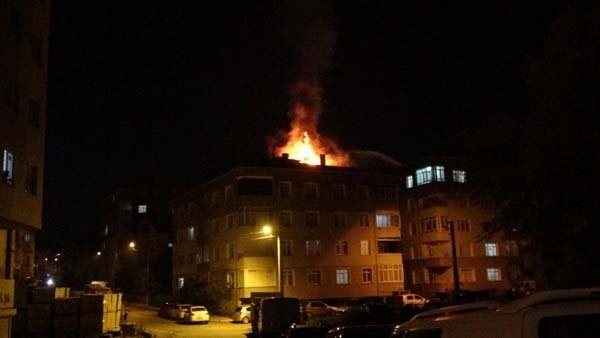 Gebze'deki yangını vatandaşlar gülerek izledi