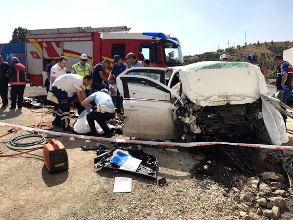 Kırıkkale-Ankara yolunda feci kaza! Ölüler var