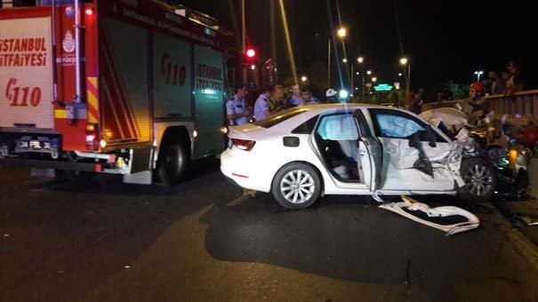 Bakırköy'de trafik kazası! Yaralılar var...