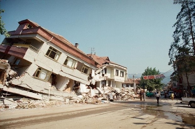 Hafızalardan silinemeyen 17 Ağustos depremi