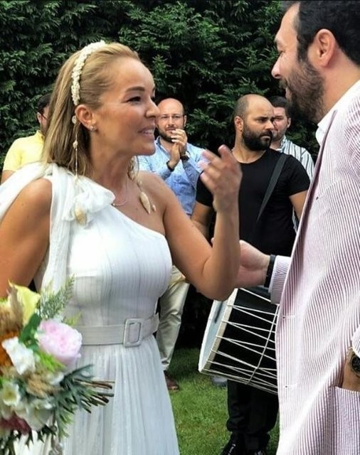 Şarkıcı Bengü ve Selim Selimoğlu evlendi