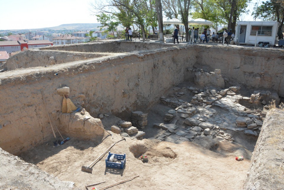 800 yıllık Ahi ocakları bulundu