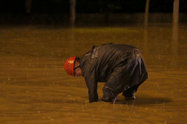 Sağanak yağış İstanbul'un tamamında etkili oldu