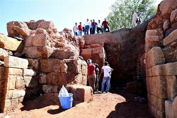 Kurul Kalesi’nde 8 yıllık kazı sona erdi! 2 bin parça tarihi eser bulundu