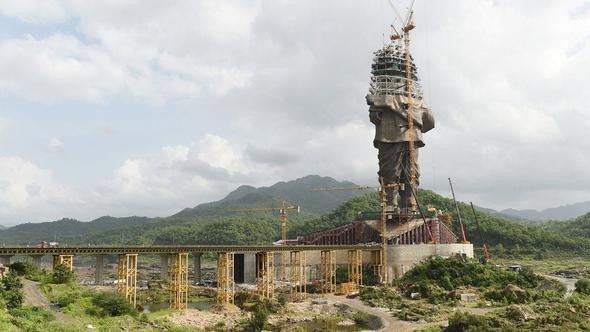 Dünyanın en büyük heykeli tamamlanıyor