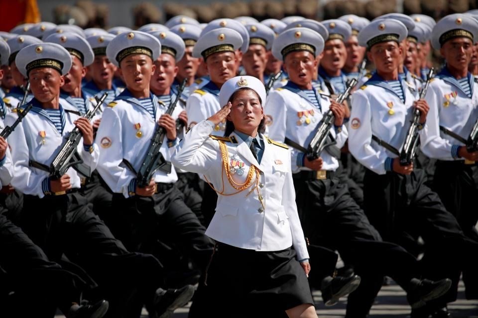 Kuzey Kore'den 70'inci yıldönümü için dev geçit töreni