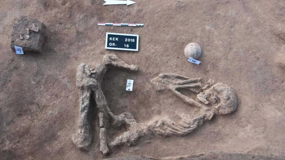 Mısır'da Hiksoslar dönemine ait mezarlar bulundu