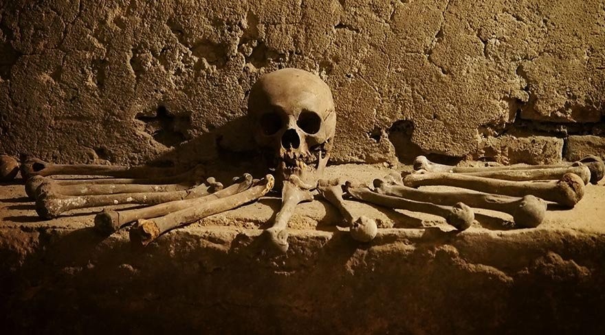 500 yıllık manastırda 75 bin insanın kemikleri yer alıyor