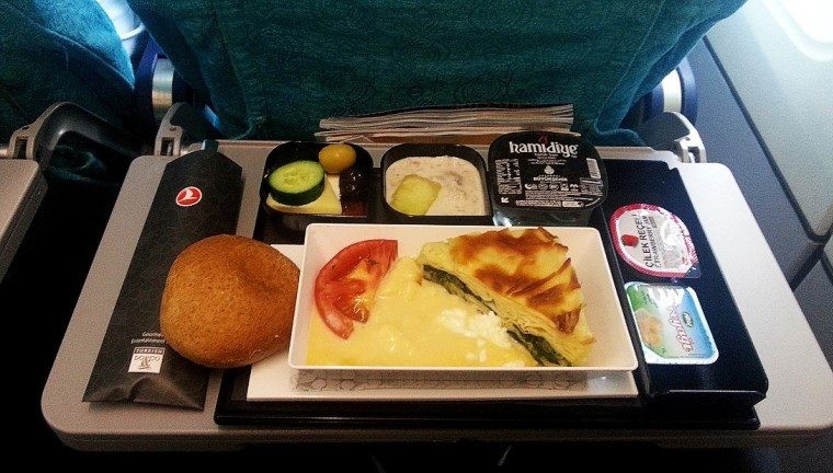 Uçakta yemeklerin tadı neden farklı gelir?